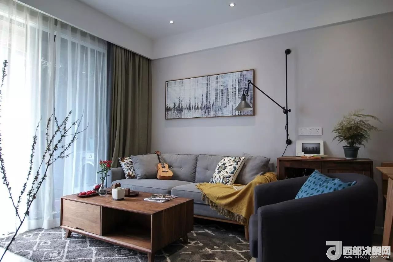 沙發(fā)背景墻選對(duì)裝飾畫(huà)，才能美了整個(gè)客廳空間！