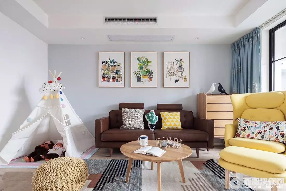 沙發(fā)背景墻選對(duì)裝飾畫(huà)，才能美了整個(gè)客廳空間！