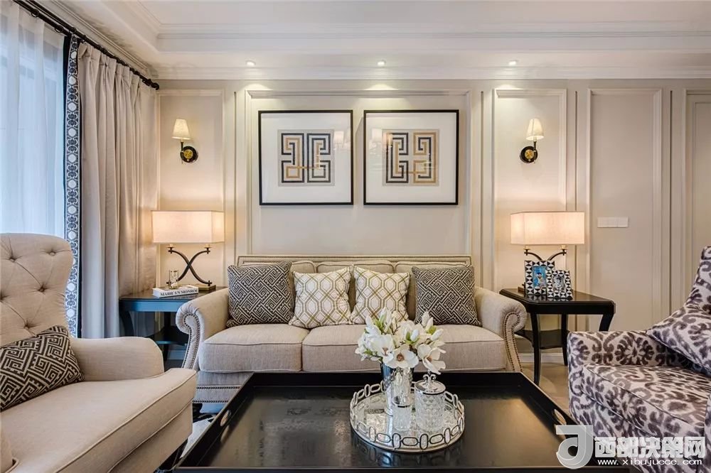 沙發(fā)背景墻選對(duì)裝飾畫(huà)，才能美了整個(gè)客廳空間！