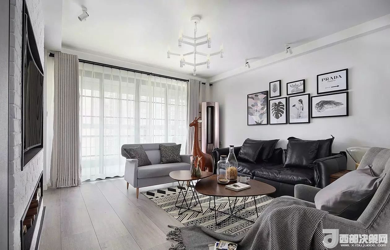 沙發(fā)背景墻選對(duì)裝飾畫(huà)，才能美了整個(gè)客廳空間！