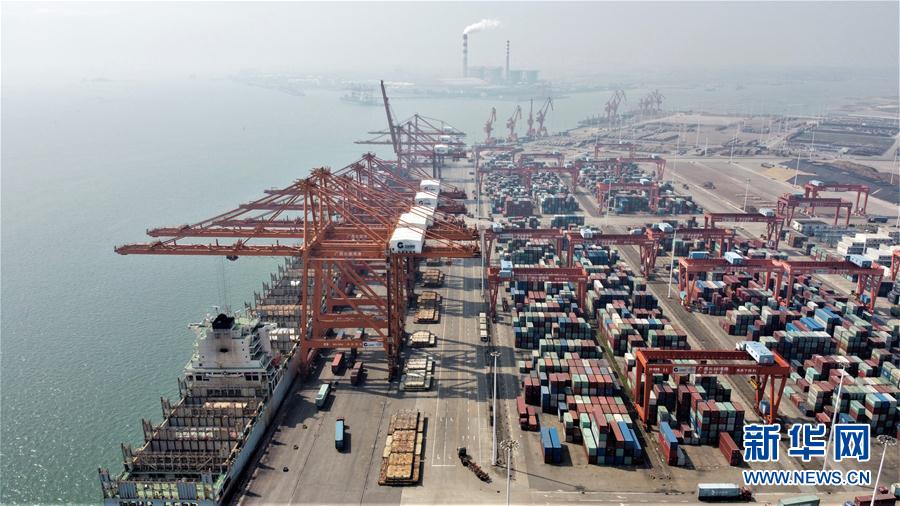 (圖文互動(dòng))(1)出山入海 “船”流不息——廣西北部灣港生產(chǎn)保暢一線見(jiàn)聞