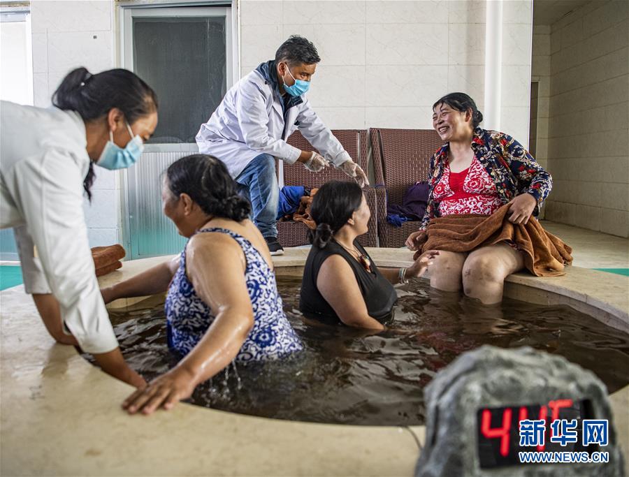 （新華全媒頭條·走向我們的小康生活·圖文互動）（10）扎西德勒，我們的新家園——西藏易地扶貧搬遷搬出幸福美好新生活